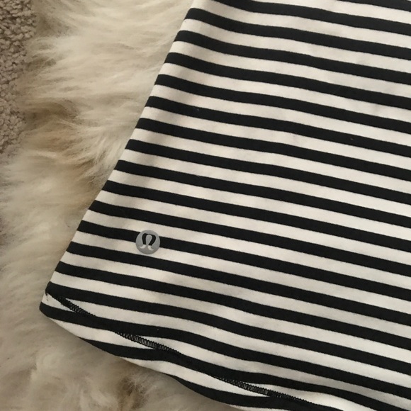 LULULEMON top - Picture 2 of 2